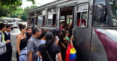 Transportistas piden al gobierno aumentar el pasaje urbano en $ 70 centavos