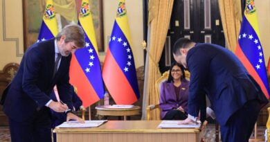 Venezuela firma con Repsol un memorando en materia de gas y petróleo