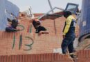 Diez personas permanecen atrapadas en edificio derrumbado por el sismo en Tucacas