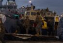 Buque USS Fort Lauderdale llegó a La Guaira con vehículos, maquinaria y suministros para labores de rescate