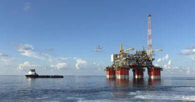 Repsol espera recibir cuatro barcos con crudo de Venezuela en lo que queda de año