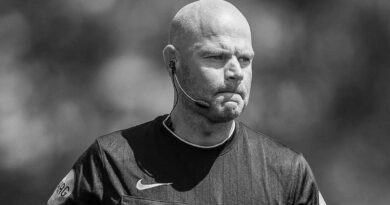 Falleció árbitro neerlandés que fue apartado del Mundial Falleció árbitro neerlandés que fue apartado del Mundial