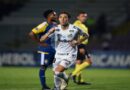 UCV cayó como local y por goleada ante un Santos que se encamina a la próxima ronda