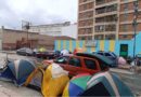 Unas 26 familias duermen en carpas en la avenida San Martín de Caracas