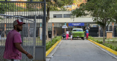 Refugios para damnificados operan bajo custodia de Sebin y Dgcim: «Aquí nadie está preso»