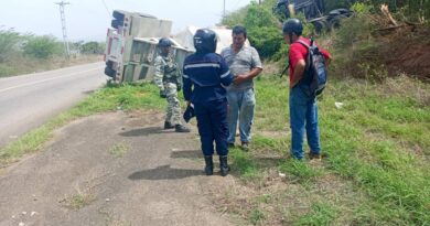 Volcó gandola en la Morón-Coro