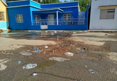 Bote de aguas blancas lleva tres meses en el sector Pantano Centro de Coro