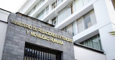 Ecuador envía funcionarios de Cancillería a Venezuela para asistir a compatriotas