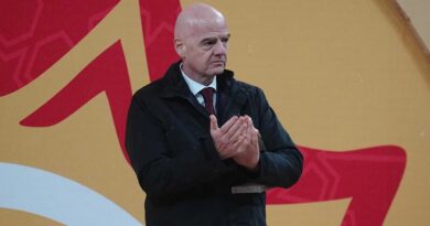 FIFA admite llamada de Trump por la roja de Balogun y defiende su decisión