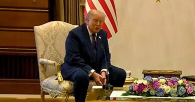 Trump repite que Groenlandia debería estar controlada por EEUU y no por Dinamarca