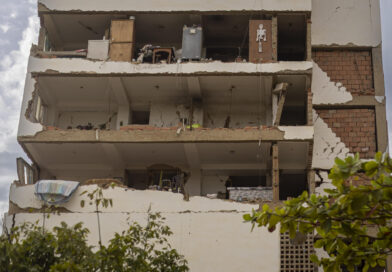 La demolición complica la búsqueda de muertos en los terremotos en Venezuela