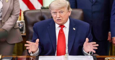 Trump dice que «Irán se está derrumbando por completo»