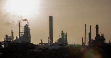 Bloomberg: La deuda de Venezuela sigue creciendo mientras intenta restructurarla