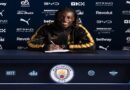 Jérémy Doku amplía su contrato con el Manchester City hasta 2031