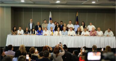 Dividida en la estrategia, pero unida en el objetivo: así llega la oposición al diálogo