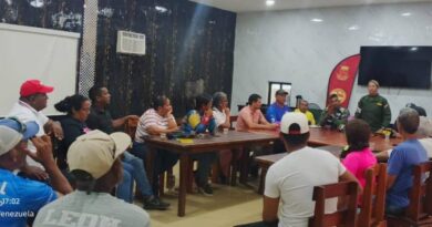 Lancheros de Tucacas rechazan presencia de «duendes» como gestores turísticos