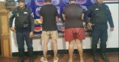 Sujetos se enfrentaron a golpes en la vía pública de Chichiriviche