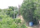 Mas de 40 familias de Bariqui en vilo por poste de electricidad que amenaza con derrumbarse