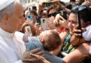 El papa insta a situar en el centro la protección de los migrantes menores de edad