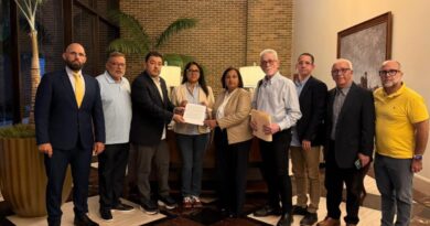 Dinorah Figuera gestiona liberación de presos políticos al margen del diálogo
