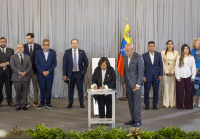 Unión Europea ve una oportunidad en el diálogo entre el chavismo y la oposición para una transición democrática