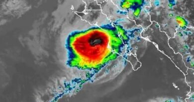 Huracán Polo toca tierra con categoría 2 en México y avanza hacia Sonora