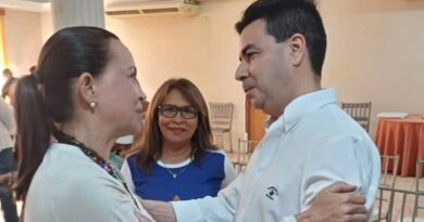 «María Corina, Venezuela te espera» por Atilio Yánez P