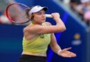 Rybakina cumplió ante Osaka para quedar a un paso del número uno