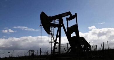 El brent sube el 2,6 % y alcanza los 107 dólares, pendiente de las tensiones en Irán