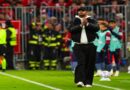Bayern Múnich informó que Kompany tardará semanas en recuperarse tras sufrir un desvanecimiento