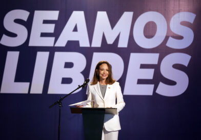 Machado dice que el plan de las tres fases culminará con presidenciales en 2027: “La transición democrática es irreversible”