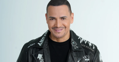 Víctor Manuelle reúne a varios artistas en su nuevo álbum «La parranda es nuestra»