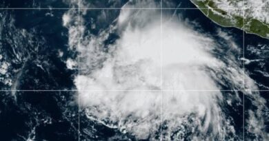 Trudy se intensifica a huracán frente al Pacífico mexicano y amenaza con fuertes lluvias