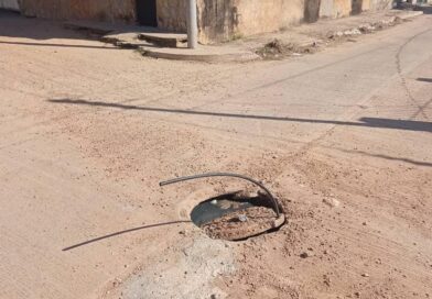 Cloacas colapsadas hasta el desborde en calles de Chichiriviche