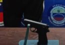 Detienen a adolescente con facsímil de arma de fuego en Coro