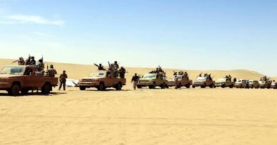Mueren al menos 30 soldados progubernamentales en un ataque hutí con misiles en Yemen